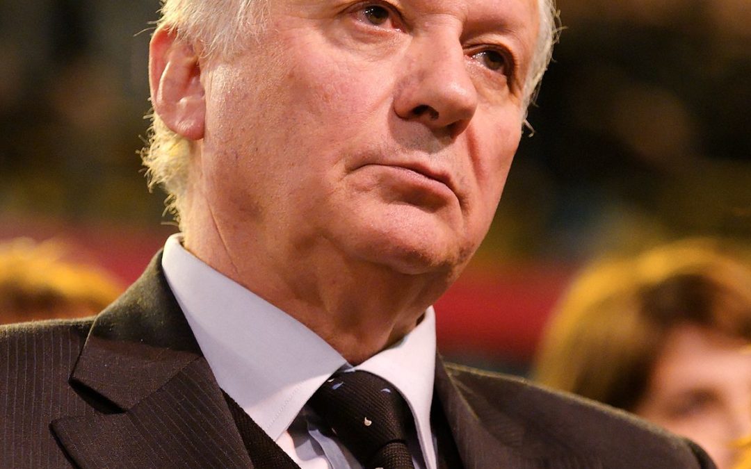 TV5 Monde – Jean-Marie Cavada, juge indispensable l’adoption d’un “nouveau cadre éthique et juridique accessible aux êtres humains et assimilable par l’intelligence artificielle”
