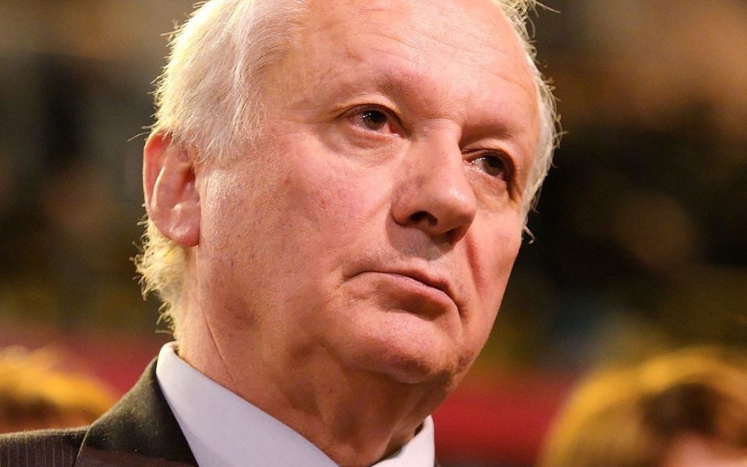 Jean-Marie Cavada, juge indispensable l’adoption d’un “nouveau cadre éthique et juridique accessible aux êtres humains et assimilable par l’intelligence artificielle”