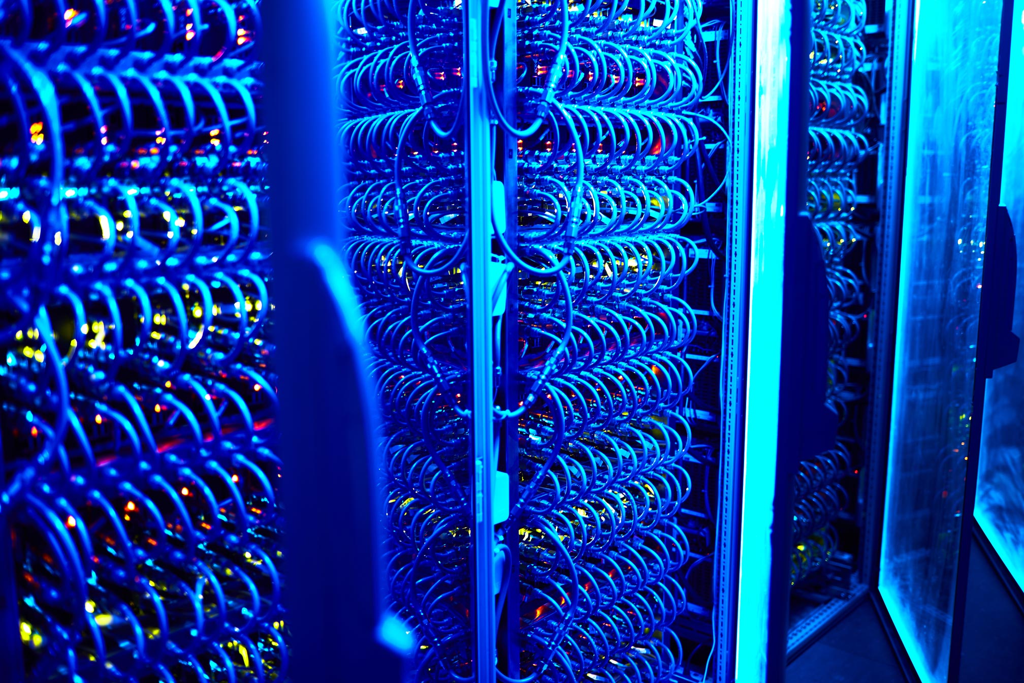 data-centre-QHE8FNP